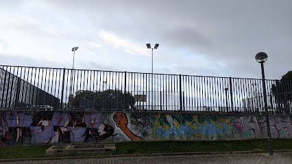 Pistas de baloncesto y fútbol