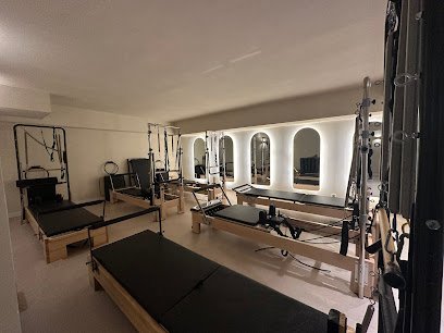 Ereaga Wellness Studio | Entrenamiento Funcional | Pilates| Fisioterapeuta| Nutrición| Estética