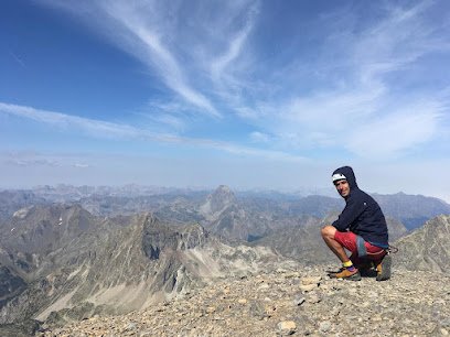 Alfredo – Tena Vertical: Escaladas Guiadas En Pirineos Y Costa Blanca