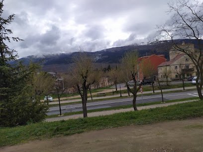 CAMPO DE HIERBA ARTIFICIAL