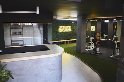 Atlas Montilla. Centro deportivo, tienda de suplementación y ropa deportiva.
