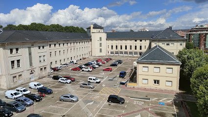 Instalaciones deportivas muncipales del Club de Huérfanos Ferroviarios (C.H.F.)