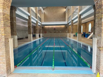 Polideportivo El Carmen | Piscina – Gimnasio