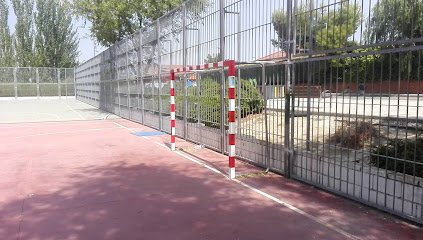 Campo futbol y baloncesto