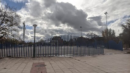 Pista de futbol y baloncesto