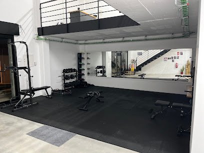 M4RTIAL | Gimnasio y Centro Deportivo en Tarragona con MMA, Kárate, Boxeo, Kickboxing, Kali y Entrenamiento Funcional
