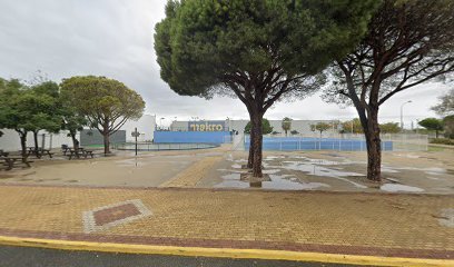 Rocódromo, pista de patines, fútbol, tenis