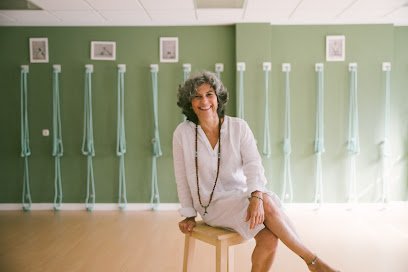Escuela de Yoga Online y Presencial en Valladolid | Formación de Profesores