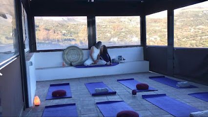 AQUARIAN, Escuela de Yoga