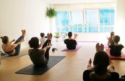 Fluindoyoga
