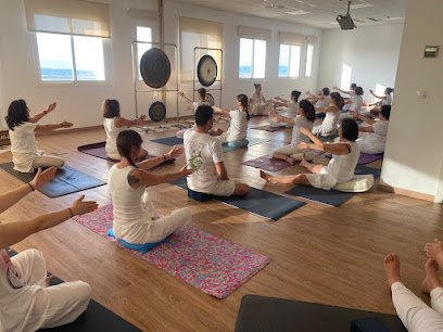 Hacia tu paz interior: Yoga – Sonidos – Retiros